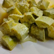 Тушеные кабачки в сметанном соусе с зеленью