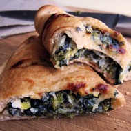 Кальцоне с мятой и рикоттой