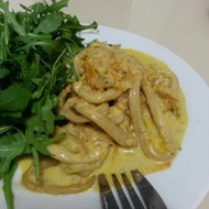 Кальмары, тушенные в сметане