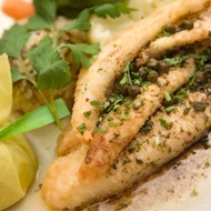 Камбала с маслом из каперсов и лимона