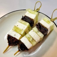 Канапе с адыгейским сыром