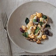 Каннеллони с опятами и салатом романеско