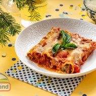 Каннеллони с творожным сыром, вялеными томатами и оливками