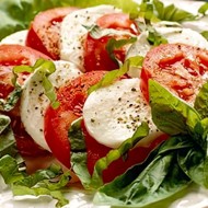 Капрезе с бальзамическим уксусом