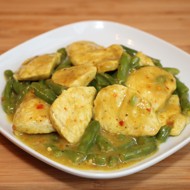 Карри с индейкой и стручковой фасолью