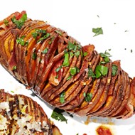 Картофель хассельбек с беконом