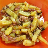 Картофель с тушенкой