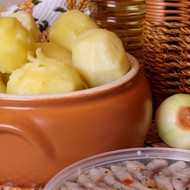 Картофель, сваренный на пару