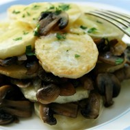 Картофель тушеный, со свежими грибами