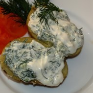 Картофель, запеченный в фольге под сметанным соусом