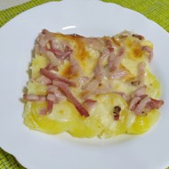 Картофельная запеканка в духовке с бужениной