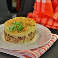 Картофельная запеканка с мясом и твердым сыром