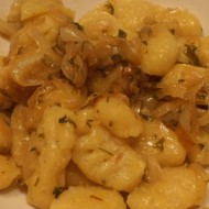 Картофельные ньокки в соусе саор