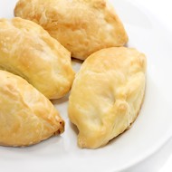 Картофельные пироги с зерненым творогом