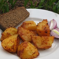 Картошка в паприке на мангале