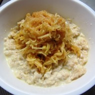 Каша из овсяных хлопьев с яблоками