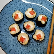 Кето-роллы с лососем