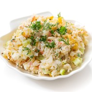 Классический салат из крабовых палочек