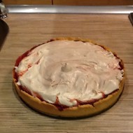 Клюквенный пирог с меренгами