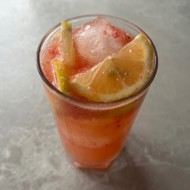 Клубничный лимонад