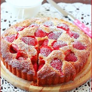 Клубничный пирог (или любые другие фрукты по вкусу)