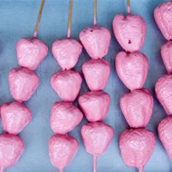 Клубника в розовом шоколаде