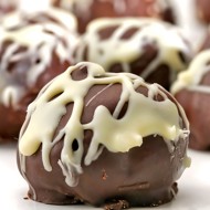 Кокосово-ореховые конфеты в темном шоколаде