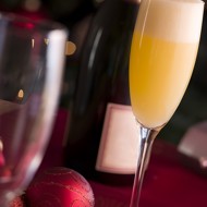 Коктейль из просекко с водкой и лимонным шербетом (Sgroppino)