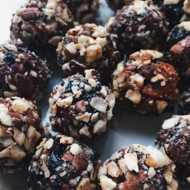 Конфеты из фундука и сухофруктов