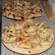 Конвертики с черной смородиной, бананом и маскарпоне