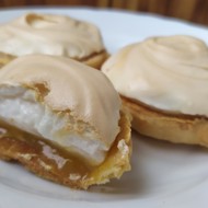 Корзиночки с лимонным кремом и меренгой