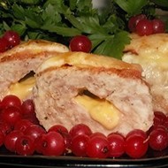 Котлетки из индейки фаршированные сыром, под шубкой