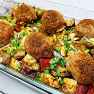 Котлеты из индейки на овощной подушке