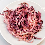 Коулсло со свекольной заправкой