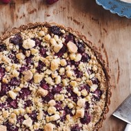 Крамбл с ягодами