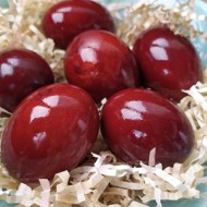 Крашеные яйца в луковой шелухе