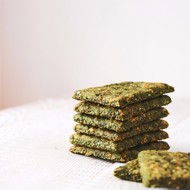 Крекеры с шпинатом и сыром из цельнозерновой муки