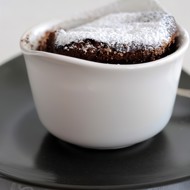 Крем-какао с печеньем и орехами по-португальски