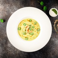 Крем-суп из брокколи с лососем в сладком чили