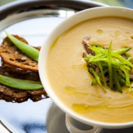 Крем-суп из нута с утиной грудкой от шеф-повара Mercedes bar Артема Сергеева