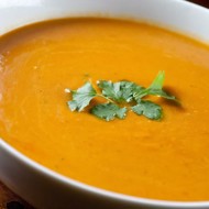 Крем-суп из тыквы с муссом из зеленого горошка