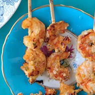 Креветки на шпажках