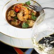 Креветки в черном перце по-сингапурски