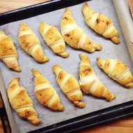 Круассаны с орехами и шоколадной пастой