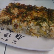 Кугель из цветной капусты и порея с миндально-травяной корочкой