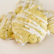 Кукурузное печенье с цукини и лимонной цедрой