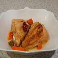 Курица домашняя, тушенная в духовке