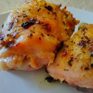 Курица в духовке с чесноком по-итальянски