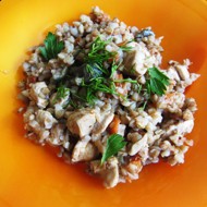 Курица с гречкой и овощами по-деревенски