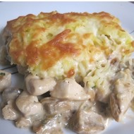 Курица с грибами, запеченная под картофельно-сырной шубой